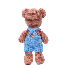 Urso de Jardineira em Amigurumi na internet