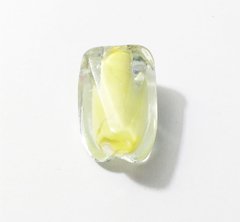 39-075-Murano Sextavado médio 2 unidades  - transparente c/miolo amarelo