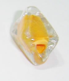 39-078-Murano Sextavado médio 2 unidades - transparente c/miolo laranja
