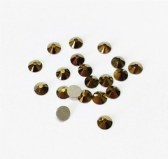 CT-18-12-Chaton12 SWAROVSKI Dourado - 40 unidades