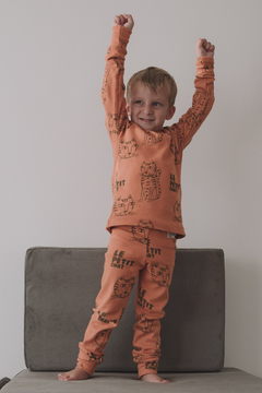 Pijama "LE PETIT CHAT" base caramel - comprar online