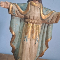 Arte Sacra- Imagem de Jesus Cristo em Madeira Pintada a Mão - Achados e Encantos