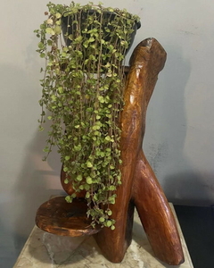 Escultura em Madeira / Suporte de Chão para Planta e Flores - comprar online