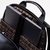 Detalhe da mochila masculina Pelli Brasil em couro floater preto