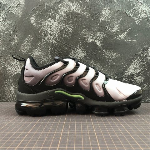 Volt black best sale vapormax