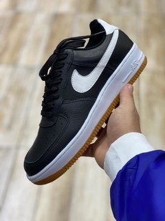 NK Air Force Preto Black Gum Sola Caramelo