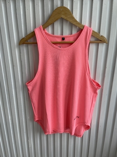 Musculosa Climb rosa flúo - tienda online