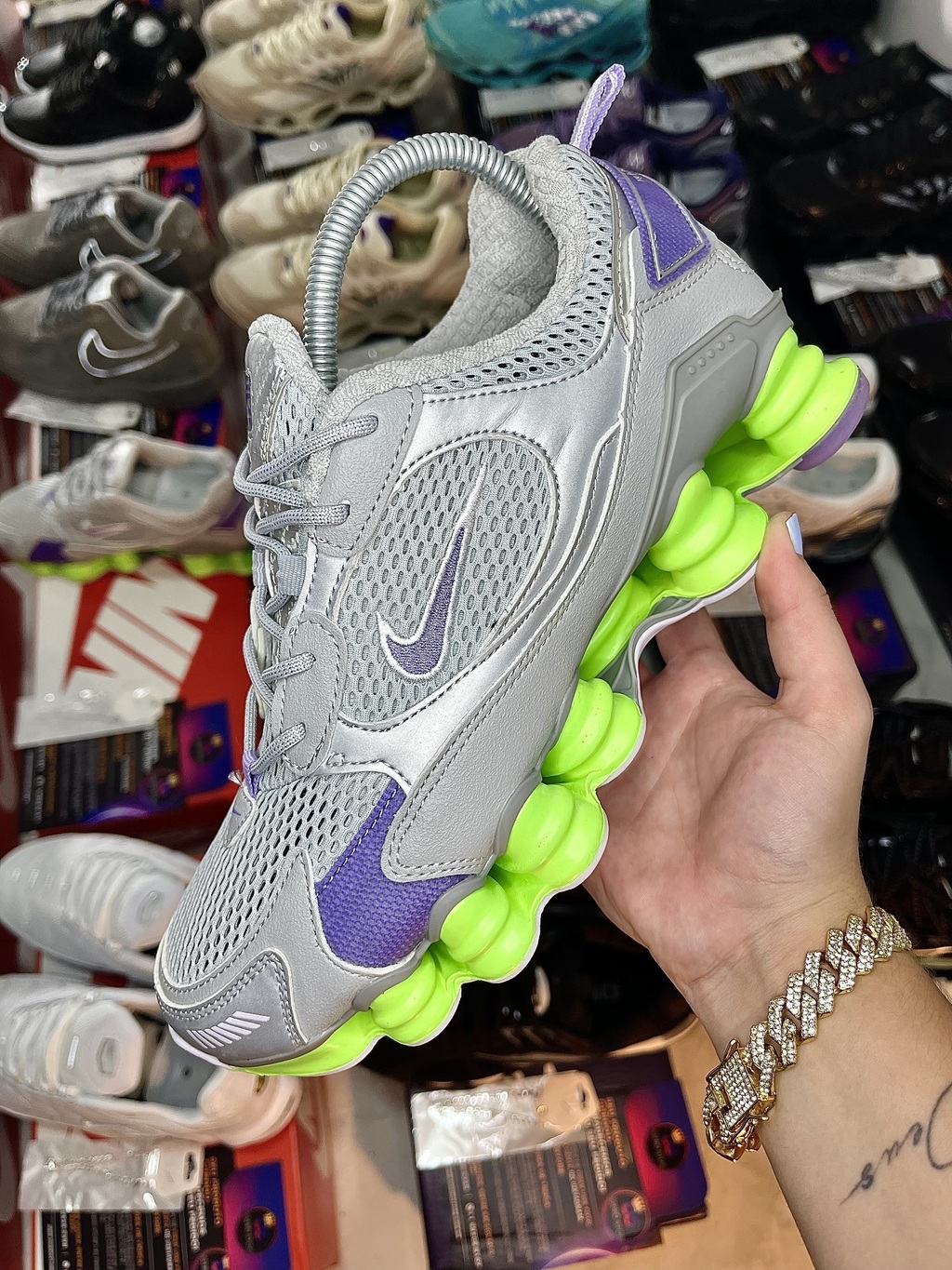 Nike sales shox retailers
