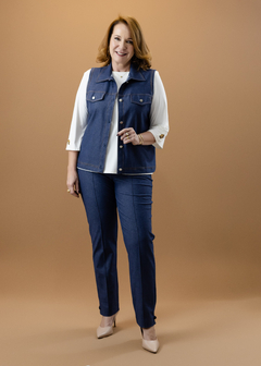 Calça Cleusa malha jeans azul na internet