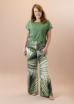 Conjunto (Calça Floresta + Blusa Orquídea verde oliva) na internet