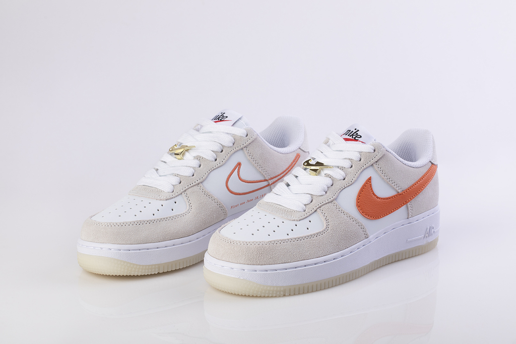 Nike force naranja online