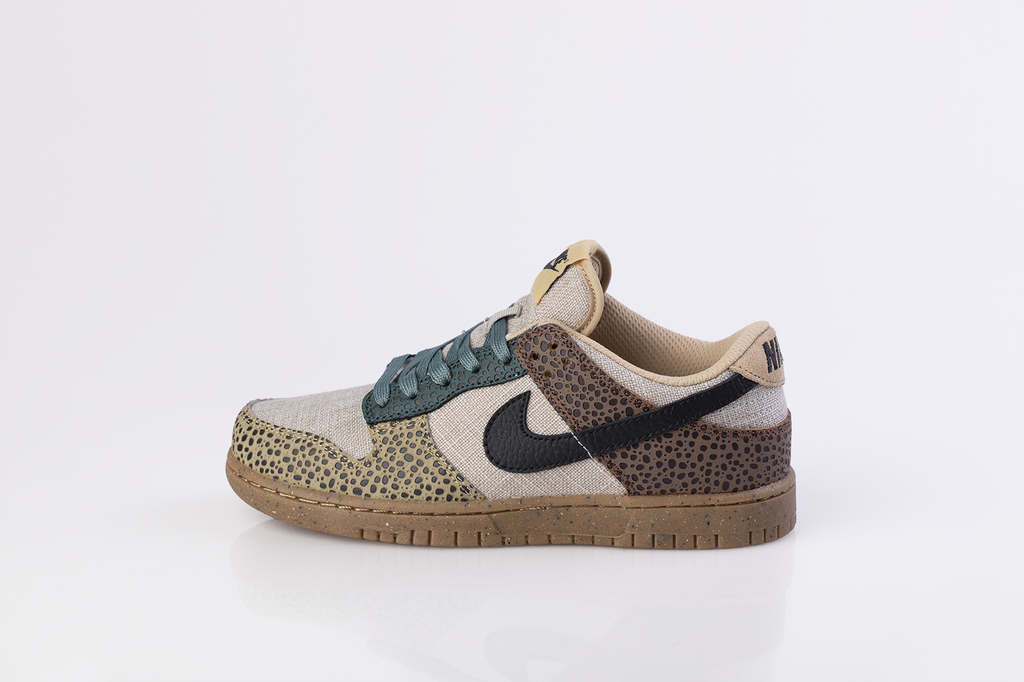 Safari dunks sale