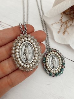 Medalla Virgen Milagrosa perlas y piedras - tienda online