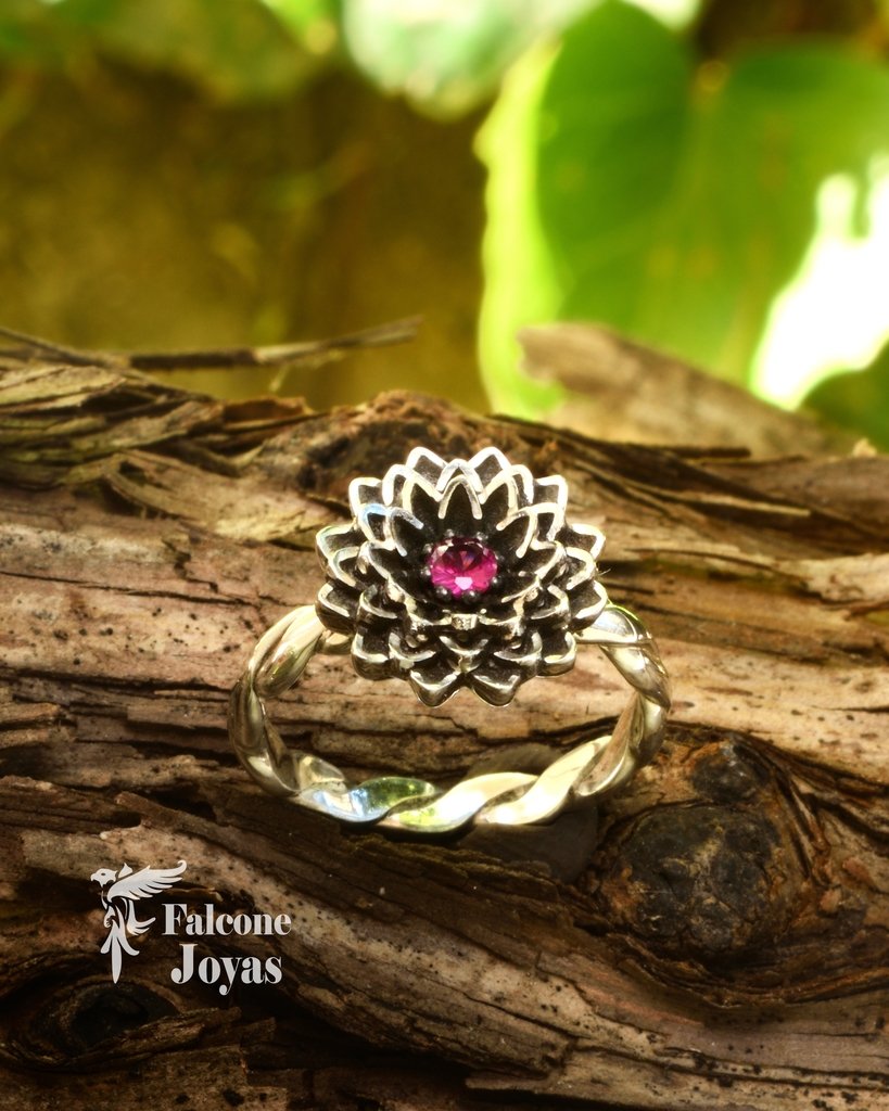 Anillos Escultura Flor de Loto Elegancia y Estilo