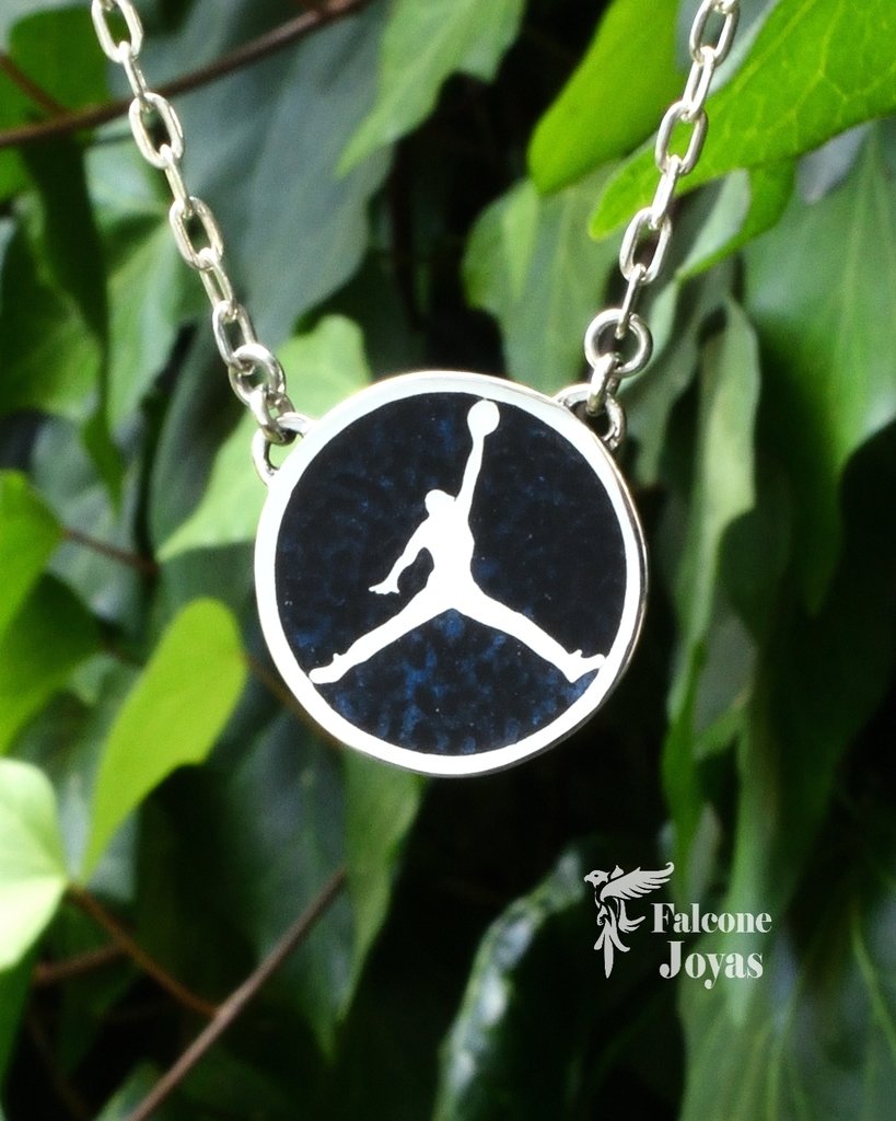 Collar b squet de plata con bano y color azul