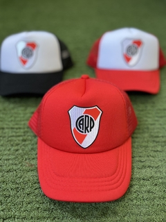 Gorras con parche termosellado River Plate de Niño - comprar online