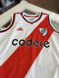 Musculosa River Plate de basquet