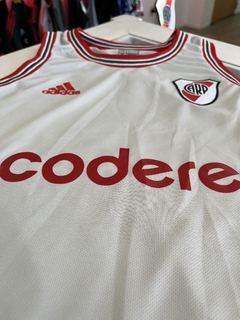 Musculosa River Plate de basquet