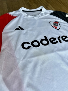 Remera de entrenamiento River Plate blanca en internet