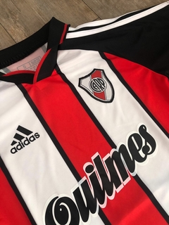 Camiseta Retro Tricolor 2001 River Plate en internet