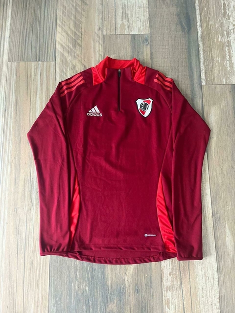 Nuevo buzo de river sale