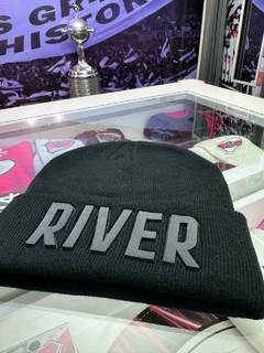 Gorro de Lana RIVER Negro