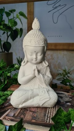 buda-marmorite-rezando-decoracao-budista-buda-decorativo-de-marmorite-alma-livre-store-decoracao-zen