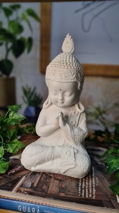 buda-marmorite-rezando-decoracao-budista-buda-decorativo-de-marmorite-alma-livre-store-decoracao-zen