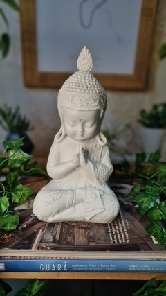 buda-marmorite-rezando-decoracao-budista-buda-decorativo-de-marmorite-alma-livre-store-decoracao-zen