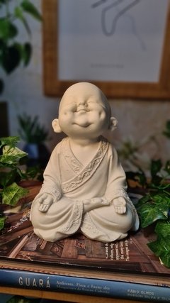 budas-buda-decoracao-com-budas-alma-livre-store-decoracao-de-interiores-ambiente-zen-misticismo-budismo-hinduismo-significado-de-buda-buda-de-marmorite-sidarta-gautama-monge-sorridente