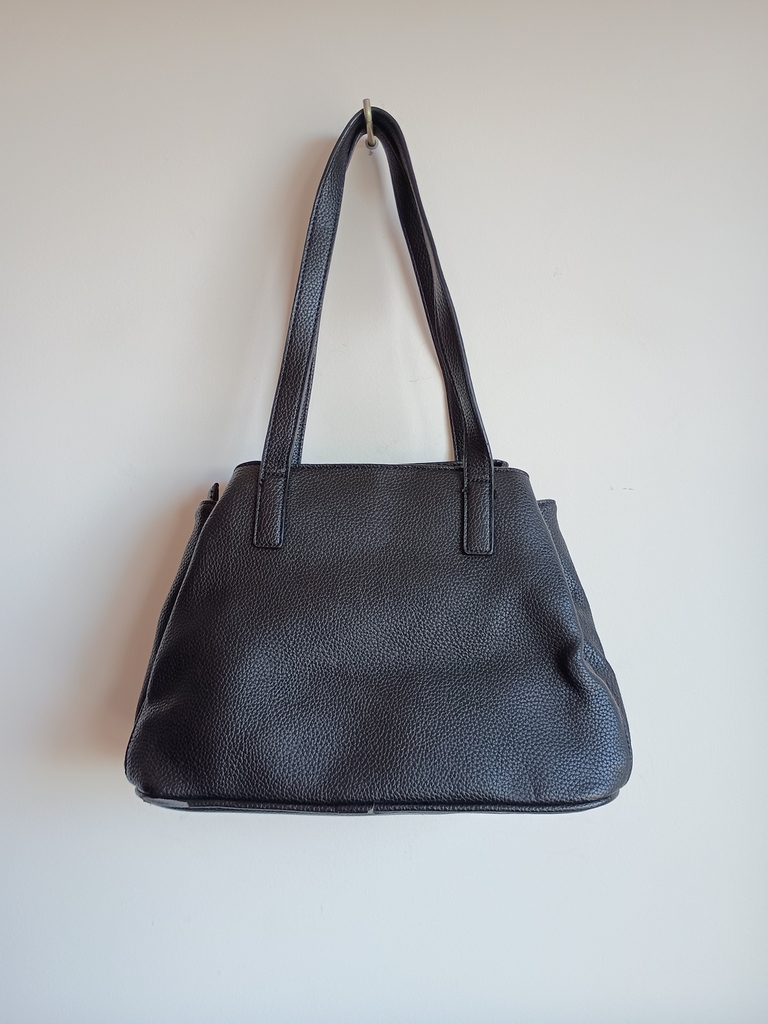 Cartera Isadora negra con dorado
