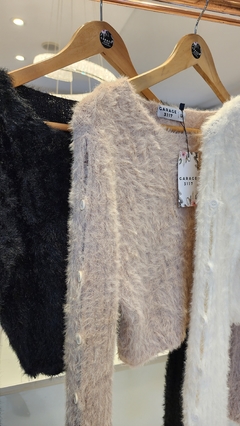 Sweater Lichi pielcita calado en las mangas con botoncitos importado - comprar online