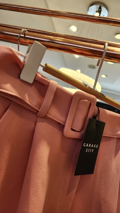 Pantalon alexandra con cinturón rosa - comprar online
