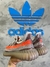 Adidas Yeezy Bege detalhes laranja - OutletFranco