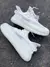 Adidas Yeezy Branco na internet