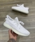 Adidas Yeezy Branco na internet