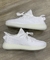 Adidas Yeezy Branco na internet