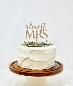 Item Personalizado: Topo de Bolo "Almost Mrs" - comprar online