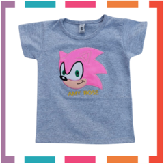 Remera AMY ROSE con aplique BORDADO - tienda online