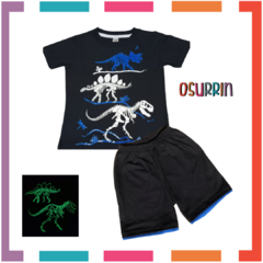 Pijama Verano DINOSAURIO TREX Remera + Short estampa GLOW que BRILLA en la oscuridad 100% algodón peinado premium - comprar online