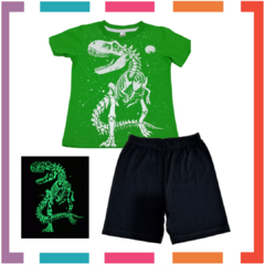 Pijama Verano DINOSAURIO TREX Remera + Short estampa GLOW que BRILLA en la oscuridad 100% algodón peinado premium