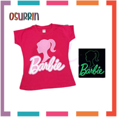 Remera Barbie que BRILLA en la oscuridad 100% algodón peinado premium en internet