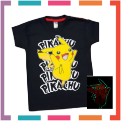 Remera PIKACHU que BRILLA en la oscuridad - comprar online