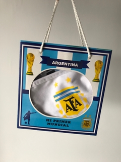 Conjunto AFA Argentina Body + Bermuda + Babero en CAJITA DE PRESENTACIÓN - tienda online
