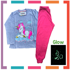 Imagen de Pijama UNICORNIO estampa GLOW que BRILLA en la oscuridad 100% algodón peinado premium