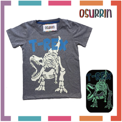 Remera DINOSAURIO que BRILLA en la oscuridad 100% algodón peinado premium - tienda online