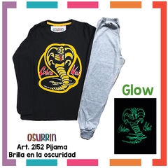 Pijama COBRA KAI estampa GLOW que BRILLA en la oscuridad 100% algodón peinado premium - OSURRIN