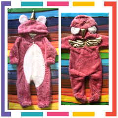 Enterito KIGURUMI Unicornio con cara bordada + cuerno + alas. Con cierre.