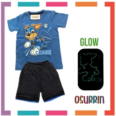 Pijama Verano PAW PATROL CHASE Remera + Short estampa GLOW que BRILLA en la oscuridad 100% algodón peinado premium - OSURRIN