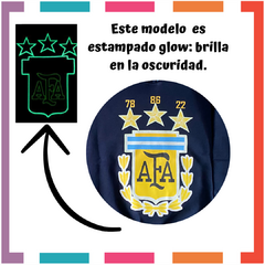 Buzo AFA SELECCIÓN PREMIUM Frisa con estampa GLOW Brilla en la oscuridad en internet